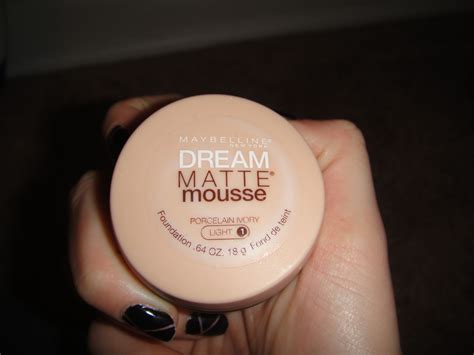 Spend $20 get a $5 gift card on cosmetics & cosmetics. Maybelline dream matte mousse | A Beauty and The Business