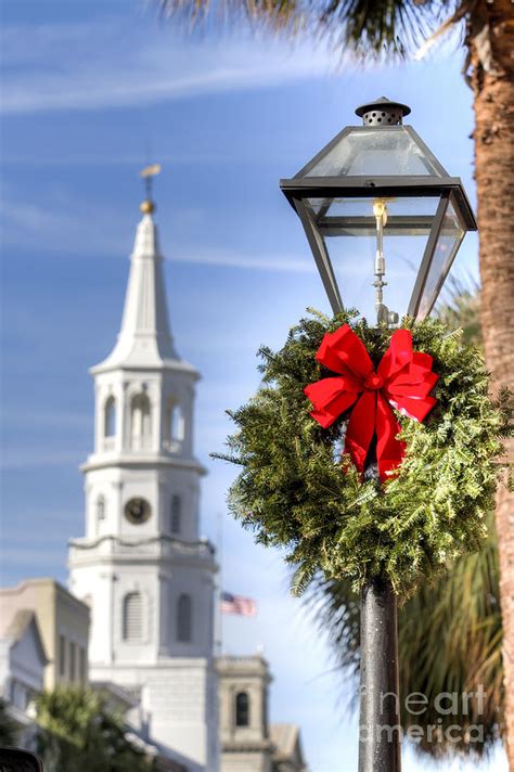 Holiday Wreath St Michaels Church Charleston Sc Photograph By Dustin K