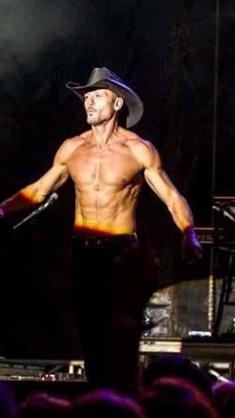 incredible tim mcgraw in 2019 tim mcgraw shirtless male country singers tim faith