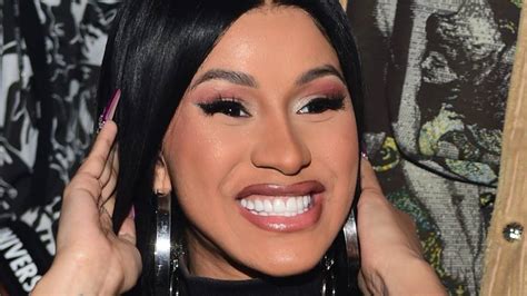 Cardi B Becomes First Female Rapper With 5 1 Billboard Hot 100 Hits Hiphopdx
