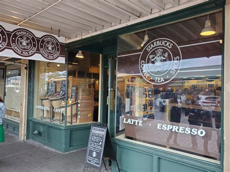 The Original Starbucks 1912 Pike Place In The Year 2020 Laptrinhx