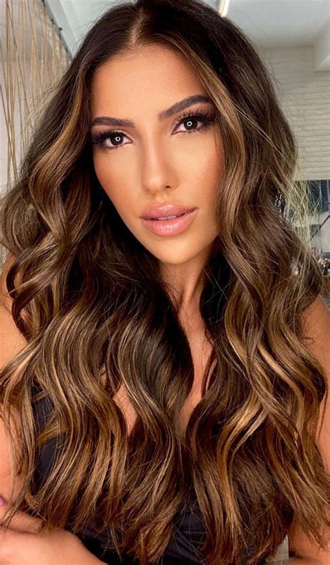 Gorgeous Hair Colour Trends For 2021 Glam Honey Highlights