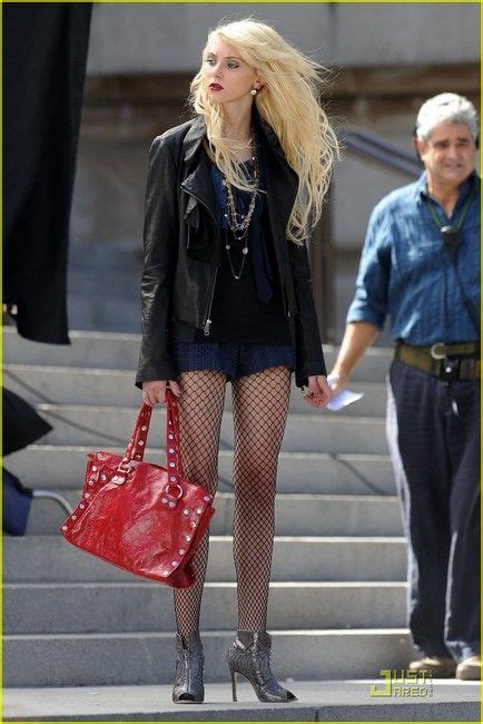 Taylor Momsen On Gossip Girl With The Brentwood Jenny Humphrey