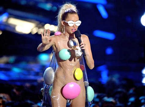 Miley Cyrus Suffers Wardrobe Malfunction At MTV VMAs Khou