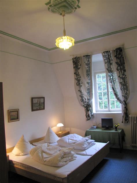 Book haus annaberg, bonn on tripadvisor: Bilder der Gästezimmer - Haus Annaberg