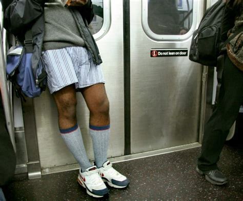 Questionable Moments Caught On The Nyc Subway Page