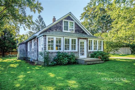 A Vintage Bootleggers Cottage In East Hampton Behind The Hedges