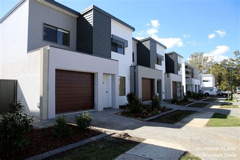 New Modern Townhouses At 29 Ormskirk Street Calamvale Qld 4116