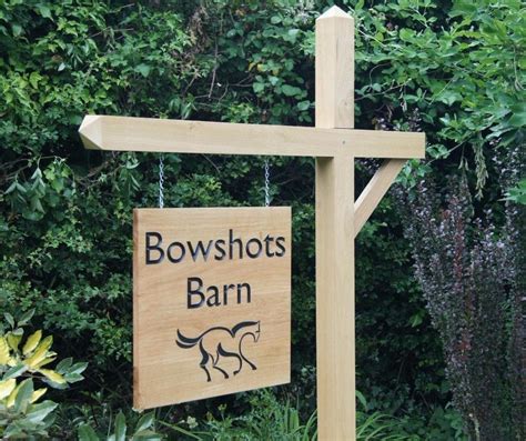 Hanging Custom Engraved Oak Wooden Gallows Sign For House Drive Farm