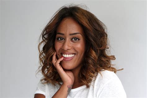 French soul diva amel bent was one of a generation of luminaries who rocketed to overnight fame via the television amateur showcase nouvelle star. Amel Bent bientôt maman, son annonce surprise sur Twitter ...