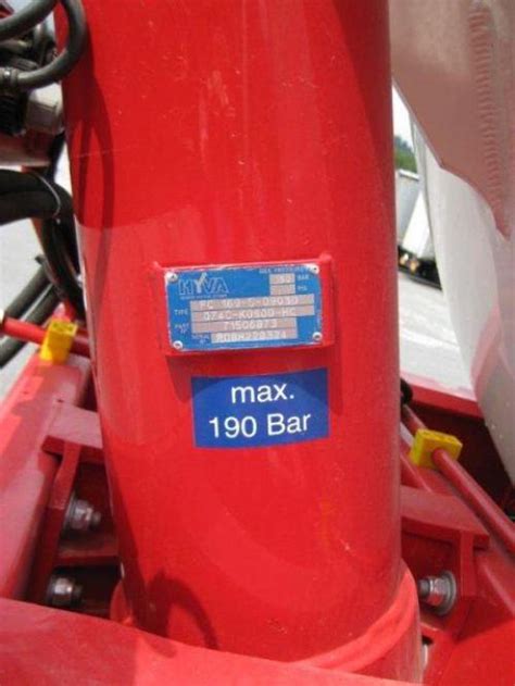 The advantage is that the welder does not need to adjust the position of welding helmet manually which not only saves time but also reduces the risk of exposure to the harmful light generated by. Kässbohrer K.SSK 60, 2020 god.