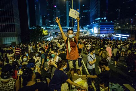 hong kong protest leaders give government oct 1 deadline time