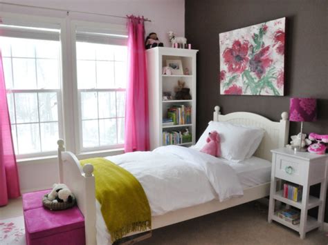 Focusing on bright colours and functionality, here are some of the best modern bedroom design for girls of all ages. Decor: Fun And Cute Teenage Girl Bedroom Ideas ...