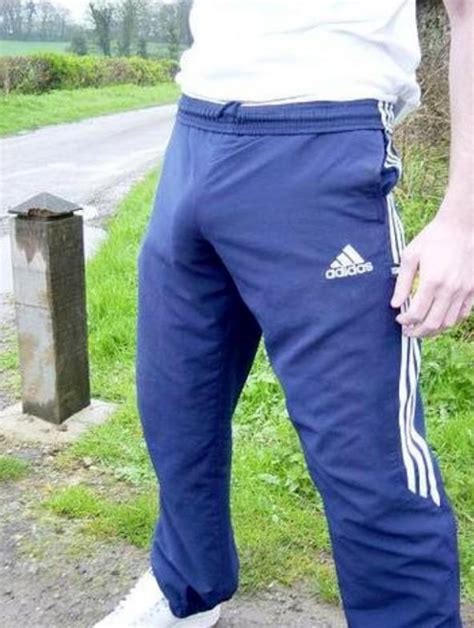 Bulgespotter 👀©️ On Twitter Tracksuit Bottoms And A Big Massive Bulge