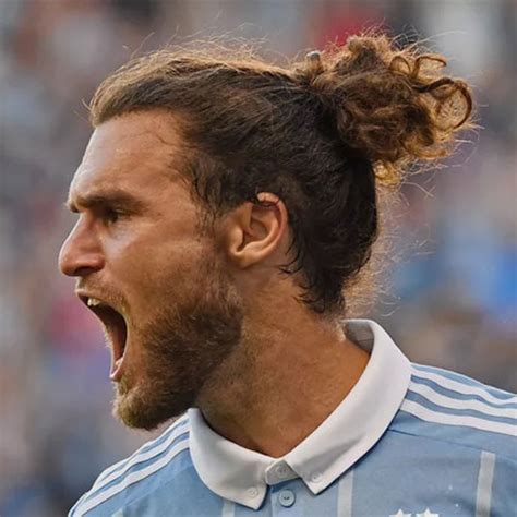 70 Best Football Players Haircuts Soccer Hairstyles For Guys Mens