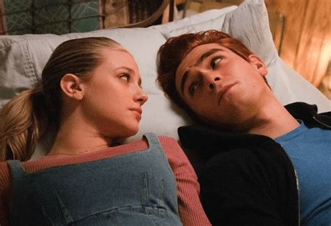 One True Pairing Archie And Bettys Best Moments In Riverdale
