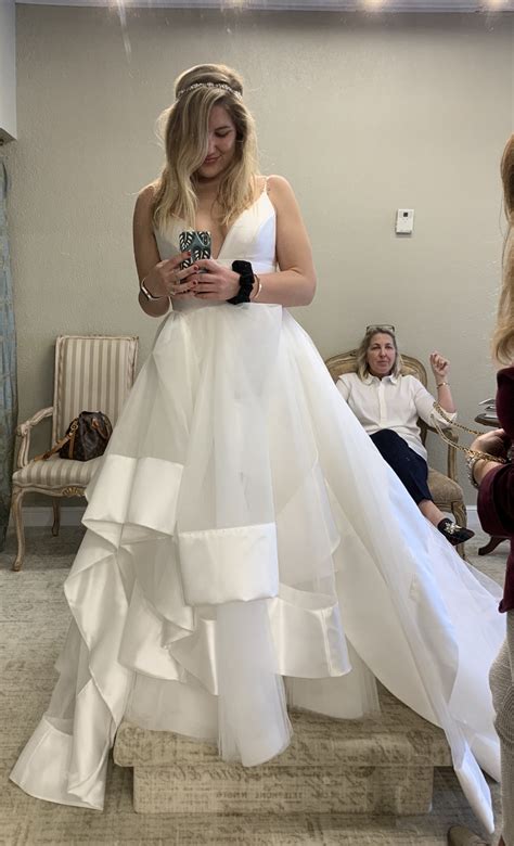 Hayley Paige Andi Gown Second Hand Wedding Dress Save 60 Stillwhite