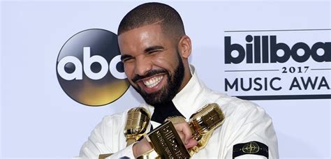 drake smashes bbma record after winning 13 awards watch capital xtra