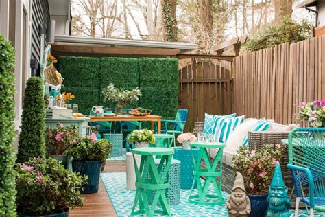 I'm including some decorating ideas here, along with some photos, to get you started. 19 Spring Deck Ideas | HGTV