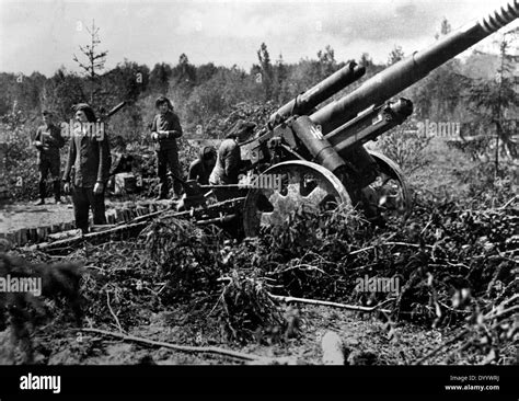 15 Cm Field Howitzer Black And White Stock Photos And Images Alamy