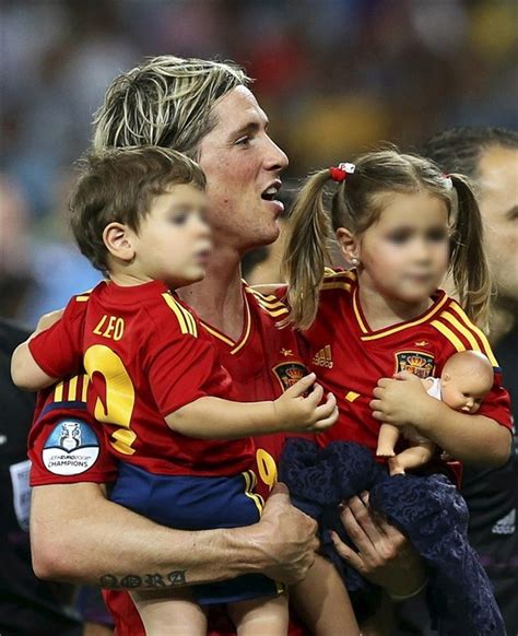 Fernando Torres Con Sus Hijos Nora Y Leo En La Final De La Eurocopa