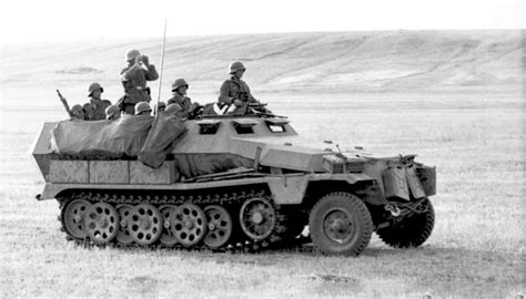 01 The German Halftrack Sdkfz 251