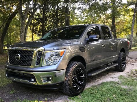 Custom Nissan Titan Za