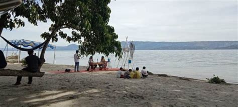 Sipinggan Beach Salah Satu Pantai Indah Di Pulau Samosir · Ninna Id