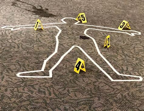 Body Outline Crime Scene Pic Stock Photos Pictures And Royalty Free