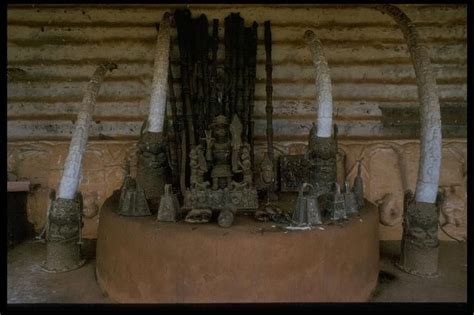 Collection Of Bronze And Ivory Workings African Art Bronze Benin