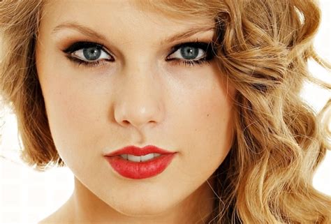 Wallpaper Taylor Swift Face Profile Red Lipstick Desktop Wallpaper