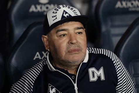 Legendary Argentinian Soccer Player Diego Maradona Dead At 60 My