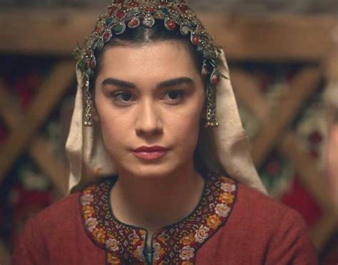 Burcu Kiratli A Turkish Actress From Dirilis Ertugrul Daily The Azb