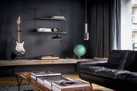 Decorate your living room, bedroom, or bathroom. 4 Beautiful Dark Themed Homes