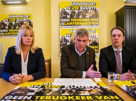 Vlaams belang + join group. Vlaams Belang mag geen gratis mondmaskers uitdelen ...