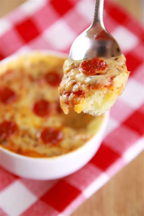 This recipe is more of a suggested list of ingredients than. Microwave Mug Pizza (Microwave Mug Meals) - Gemma's Bigger ...