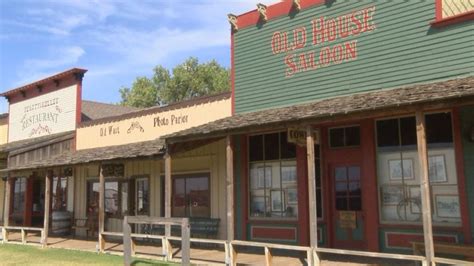 Gunsmoke Stars To Reunite In Dodge