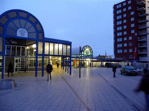 Maybe you would like to learn more about one of these? station Heerenveen