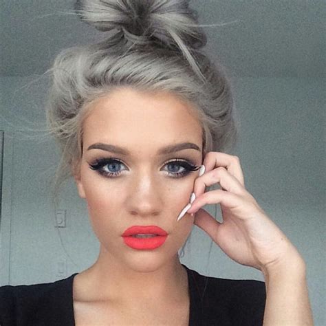 Похожие запросы для young men with gray hair. 'Granny' Hair Trend: Young Women Are Dyeing Their Hair ...