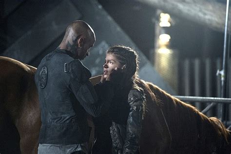 The 100 Marie Avgeropoulos On Octavias Struggles With Lincoln And