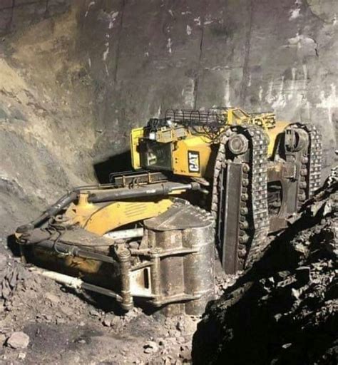 Pin by F. on Construction equipment | Heavy equipment, Earth moving equipment, Construction 