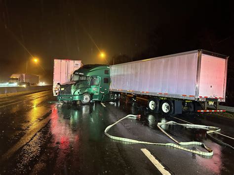Official: Driver hurt in tractor-trailer crash on I-95 in Westport