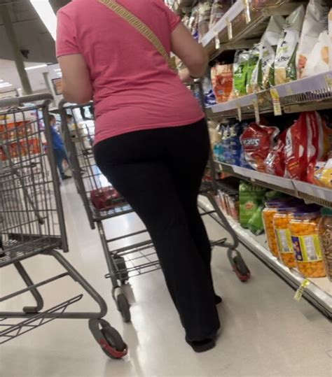 Unexpected Ass At The Grocery Store Spandex Leggings And Yoga Pants Forum