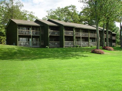 We are only two minutes away from lake huron's beautiful white sandy beaches, the finest canoeing on the ausable river, marinas, antique shops, and excellent restaurants. Lakewood Shores Resort (Oscoda, MI) - Resort Reviews ...