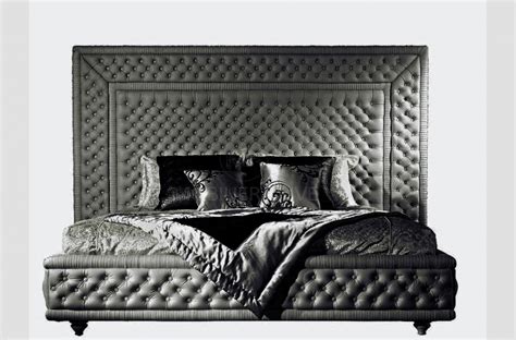 La crise a peu impacté le secteur, sauf pour les chaînes. Lit adulte en cuir de luxe - Mobilier Privé