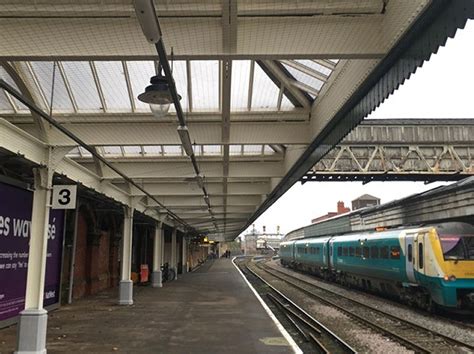 Shrewsbury Railway Station a 'disgrace', says MP | Shropshire Star