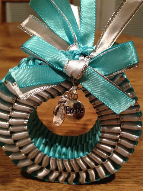 How to make a money lei : Small Ribbon Lei w/ Charms | Accessories diy, Ribbon lei, Gifts