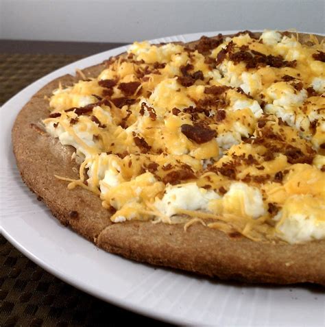20 Minute Bacon Egg And Cheese Breakfast Pizza Emily Bites
