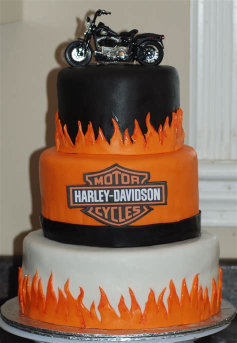 Harley Davidson Cake Motorcycle Birthday Cakes Motorcycle Cake Happy