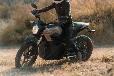 Prise En Main Zero Motorcycles Ds 2019 11kw 144 Kwh